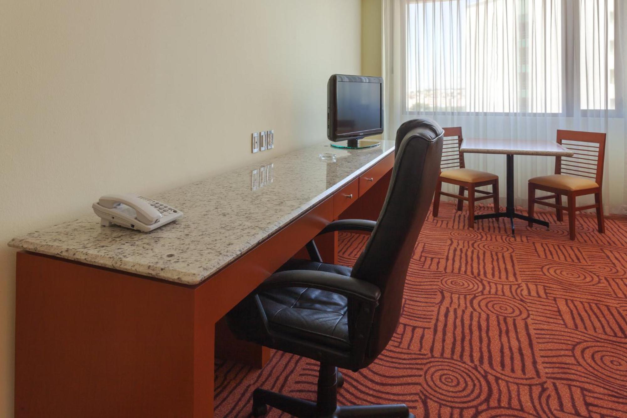 Holiday Inn Puebla Finsa By Ihg Екстер'єр фото