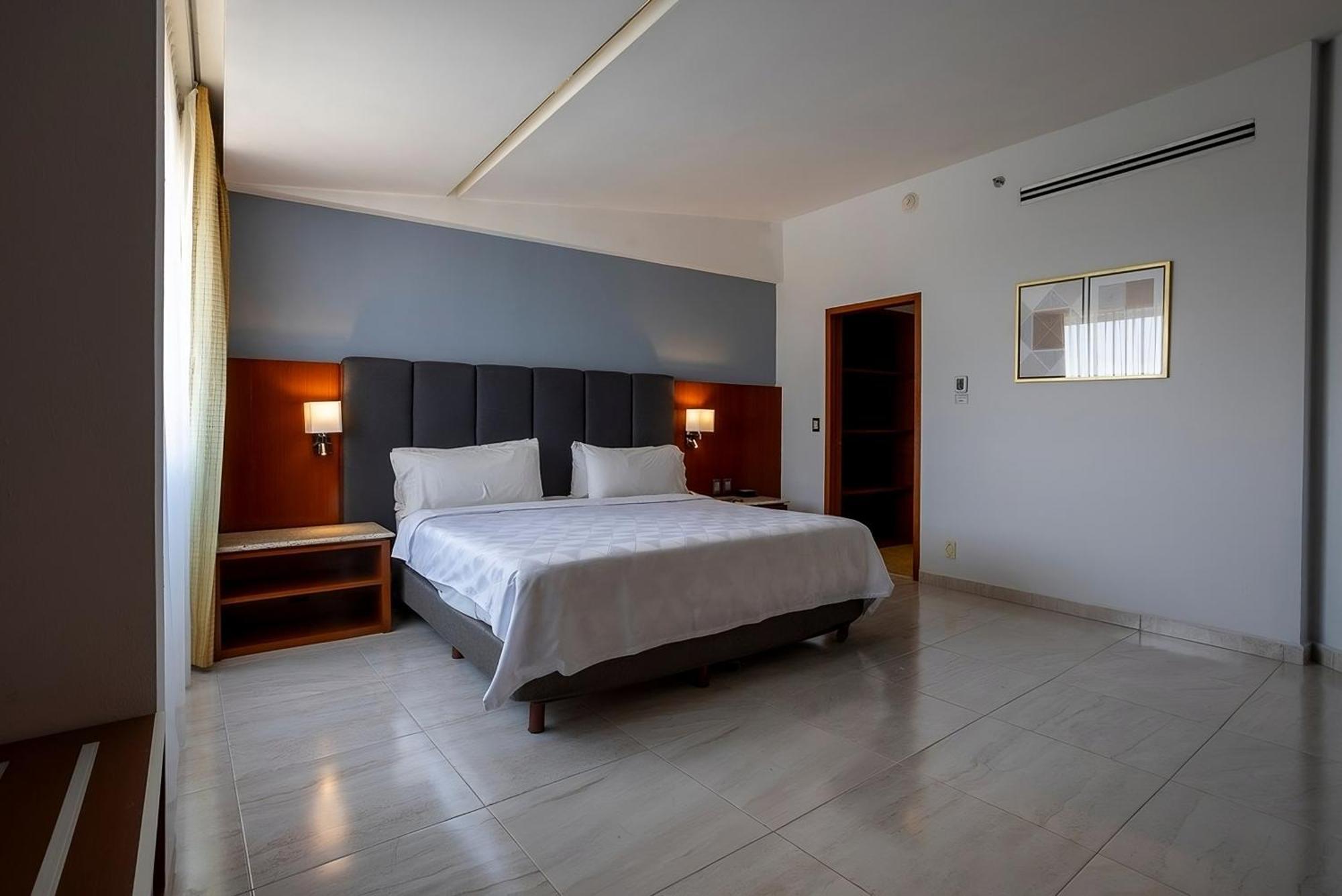Holiday Inn Puebla Finsa By Ihg Екстер'єр фото