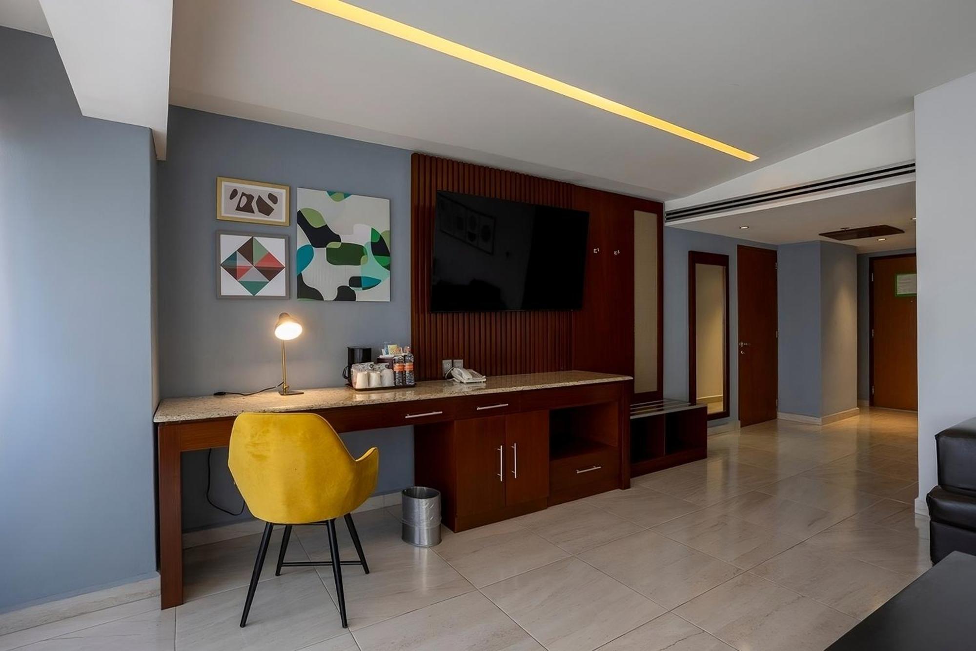 Holiday Inn Puebla Finsa By Ihg Екстер'єр фото